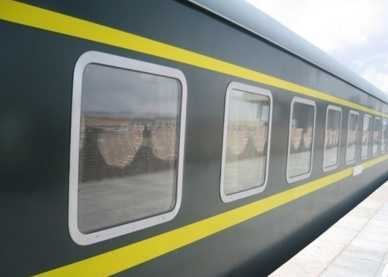 Side windows of high-speed trains, subways, and locomotives
