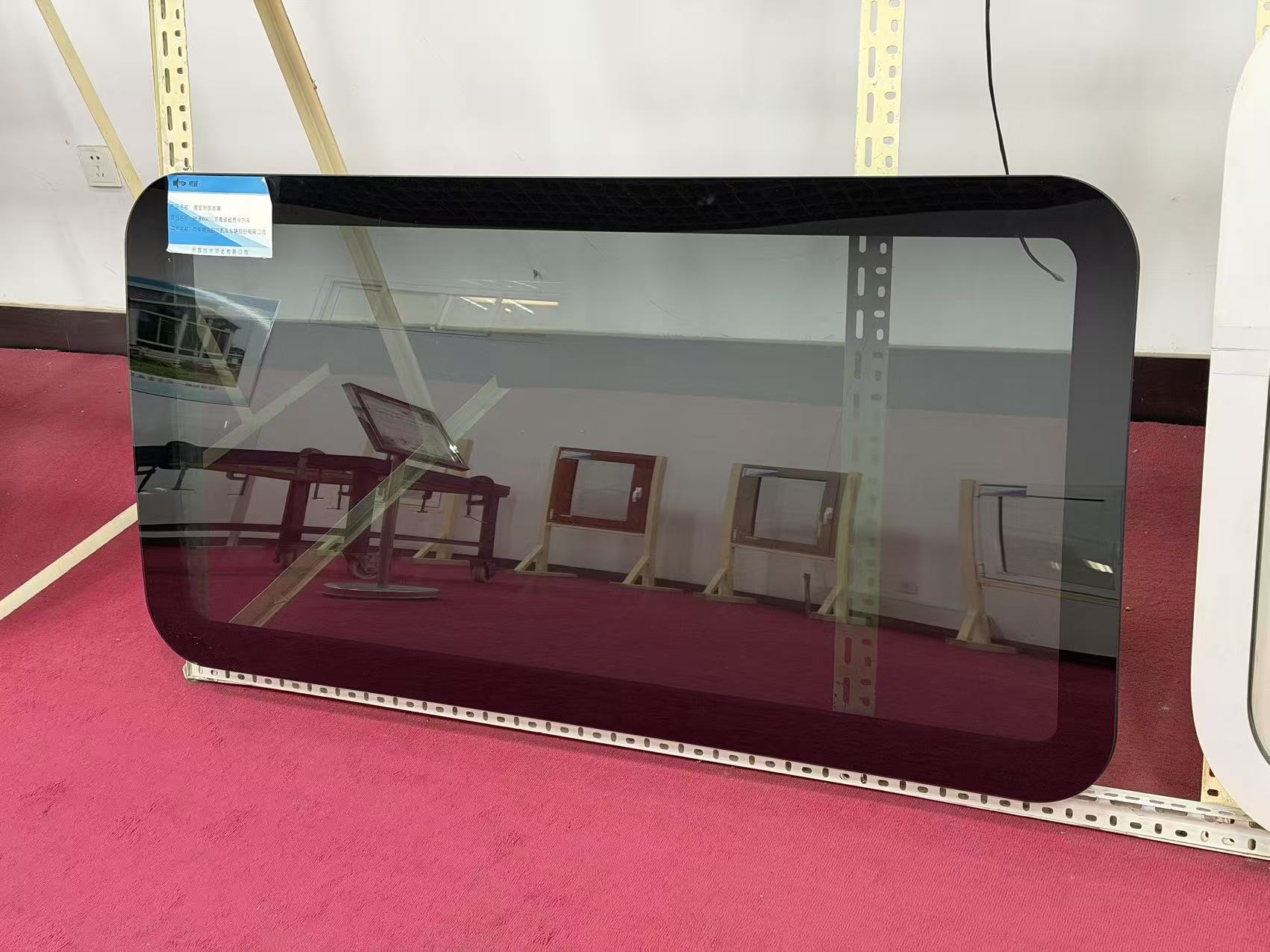 Innovative technology! Self-balanced electric heating hollow glass of Ming shield helps the plateau train run safely.